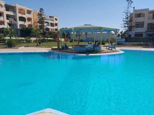 Foto da galeria de Spacious 3 bedroom apartment with a sea view. em Dawwār Abū Maḩrūs