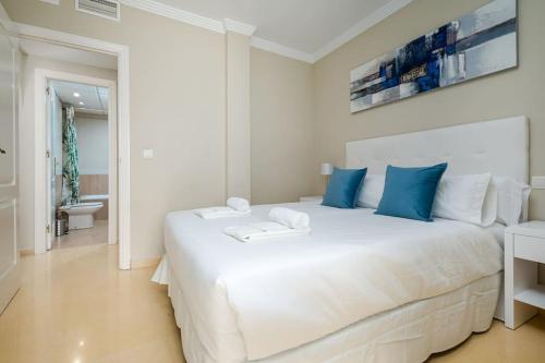 Postel nebo postele na pokoji v ubytování 1 bedroom Golden Banús, walk everywhere! RDR305