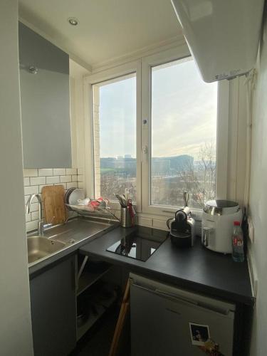 Appartement ensoleillé, central et tout équipé avec vue Tour Eiffel et Panthéon