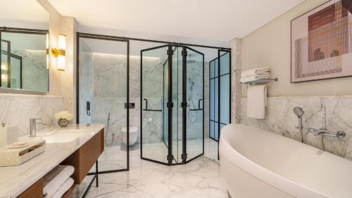  Address Boulevard -  Room  picture :   Tea/Coffee maker    Minibar    Shower                           