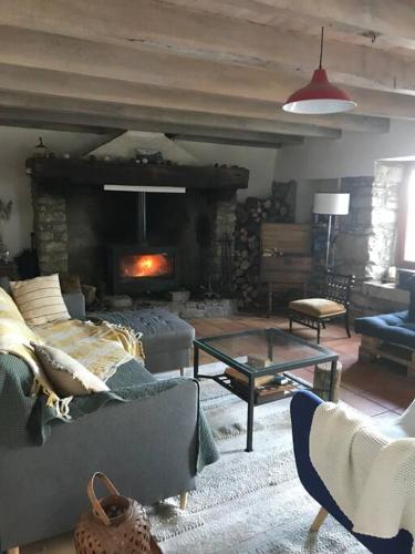 Χώρος καθιστικού στο Maison en pierre dans le Sidobre