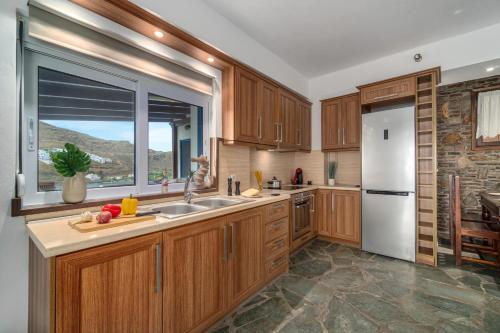 Gallery image of Arel luxury house in Kithnos