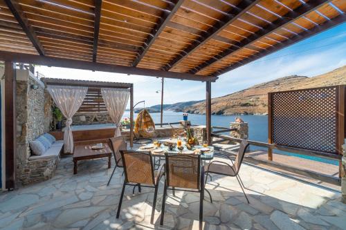 Gallery image of Arel luxury house in Kithnos