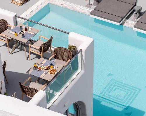 Bazen u ili blizu objekta Belvedere Suites