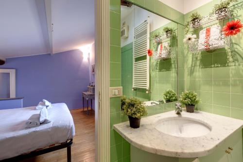 Casper Apartment by Mamo Florence