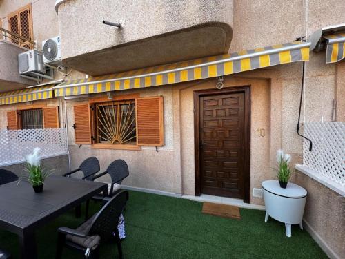 Sunny Villa Few Minutes Walk from beach