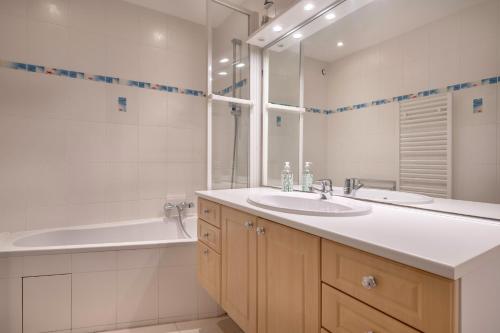 Et badeværelse på Maison à 300 m de la plage!