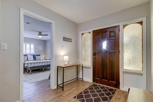 Fotografie z fotogalerie ubytování Spacious 3 Bedroom PET FRIENDLY!- Close to beach! v destinaci Tarpon Springs