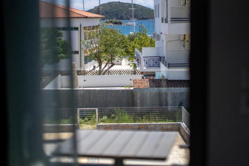 Φωτογραφία από το άλμπουμ του Niso Skiathos στη Σκιάθο Πόλη