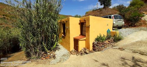 Imagen de la galería de Adobe Getaway with 'private plunge pool', en Viñuela
