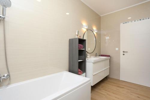 Holiday Home - Art Villa Presika - Labin Old Town