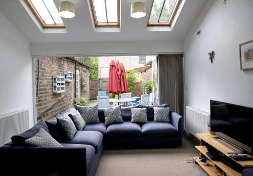 Televisyen dan/atau pusat hiburan di The Torrs Apartments New Mills