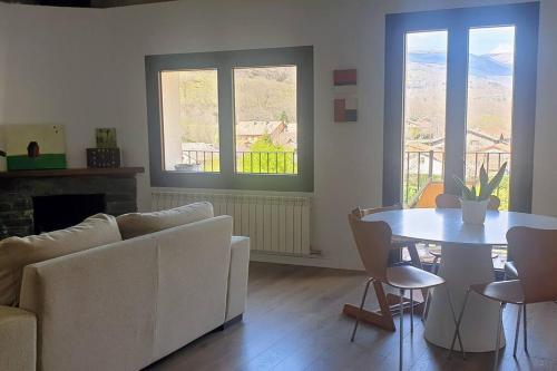 Posedenie v ubytovaní Apartamento céntrico con vistas!