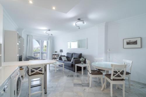 Stella Maris B Casasol Apartments