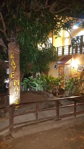 Un jardín fuera de Kaye Mango