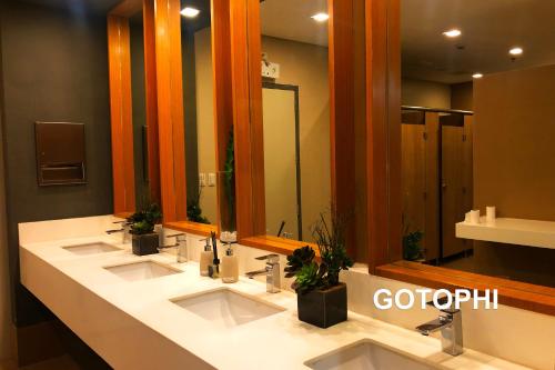 One Uptown Residence