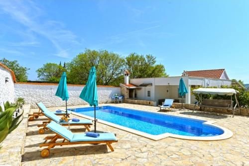 House Vidamo - Vacation home with swimming pool