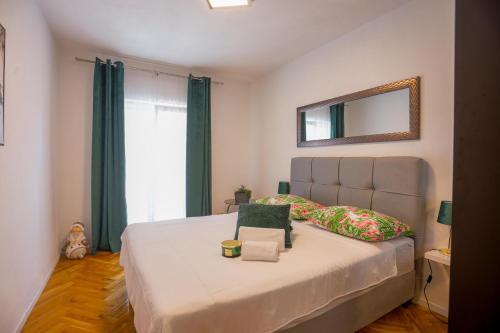 Apartment near beach with the balcony