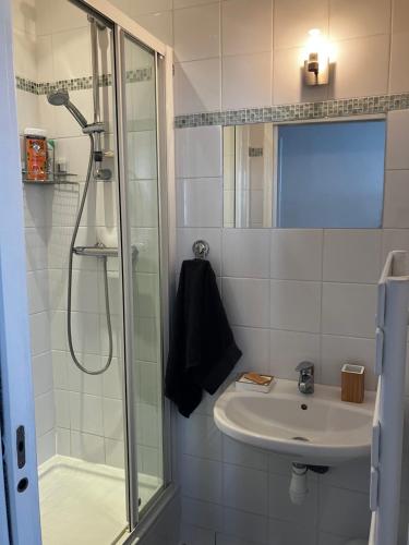 Kúpeľňa v ubytovaní La Hune Vauban - Appartement avec vue mer & port