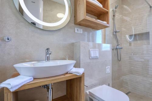 Gallery image of Apartments Bonaca with Jacuzzi in Privlaka