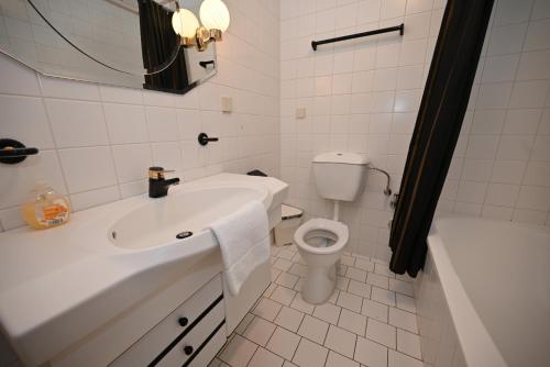 A bathroom at Apartment Haus C Top 33 -by Four Seasons Apartments