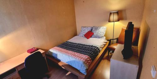 Postel nebo postele na pokoji v ubytování Lovely Room Paris