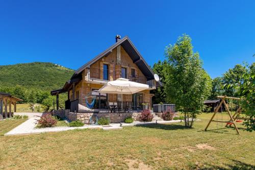 Galeriebild der Unterkunft Family friendly house with a parking space Baske Ostarije, Velebit - 21330 in Brušane