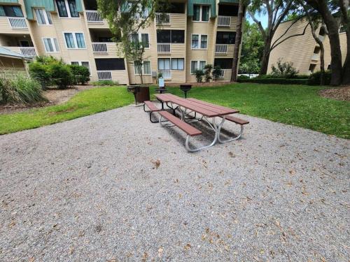 Classy & comfortable condo! photo 11