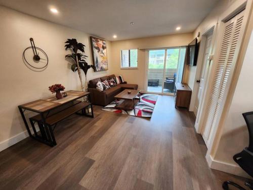 Classy & comfortable condo! photo 46