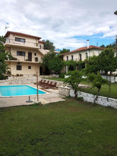 Πισίνα στο ή κοντά στο Elena's Summer House