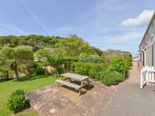 4 Coastguards Cottage – Photos 4