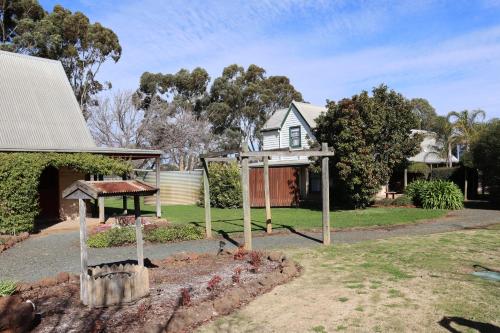Κήπος έξω από το Murray River Spa Retreat