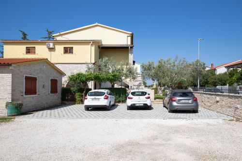 Gallery image of Apartments Dadic with parking & playground in Medulin