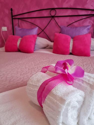 Ένα ή περισσότερα κρεβάτια σε δωμάτιο στο B&B Villa Luja Resort