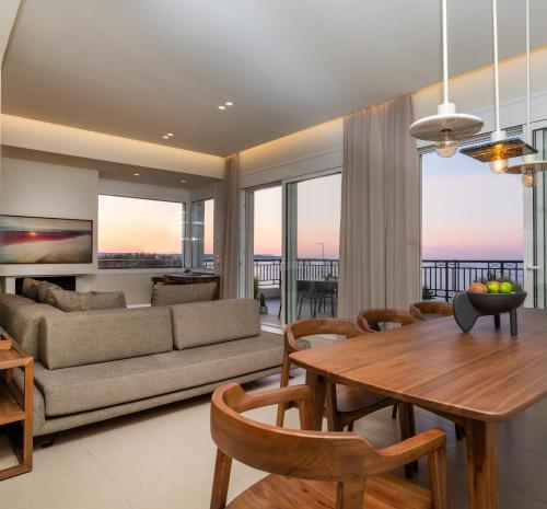 Zuzu Riviera Living