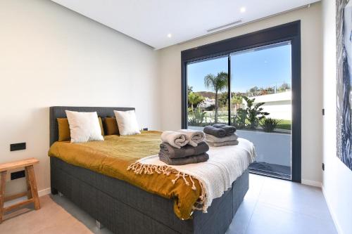 The View 3 1A