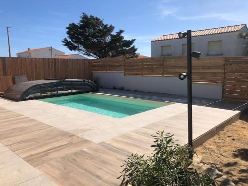 Villa avec piscine à 80 m de la plage