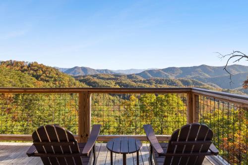 Nespecifikovaný výhled na hory nebo výhled na hory při pohledu z prázdninového domu