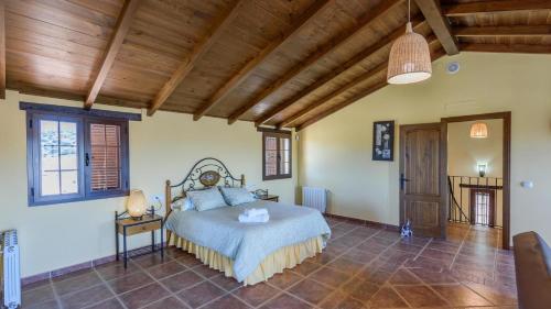 Posteľ alebo postele v izbe v ubytovaní Villa Mariana Ronda by Ruralidays