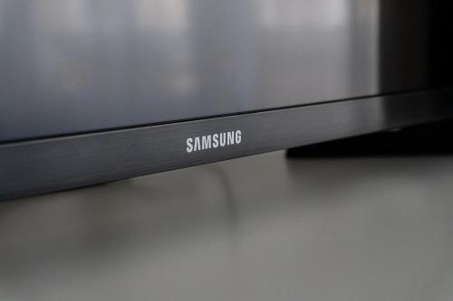 a computer monitor with the word switching written on it at Marchese 25 Apartments in Bari