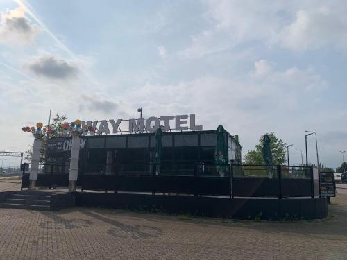 Hiway Motel