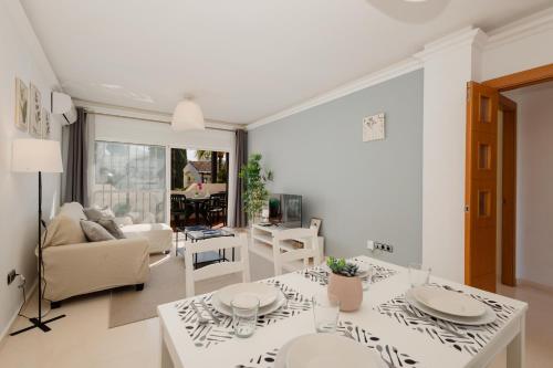 Posedenie v ubytovaní Vacation home in the best location, with terrace and pool in Marbella Center