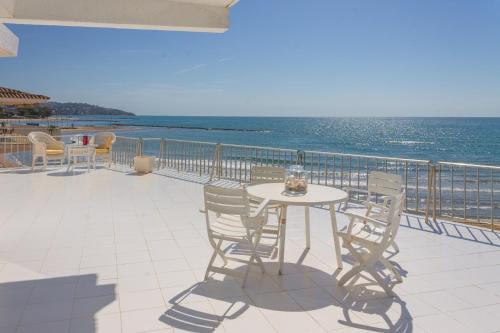 Magnifica VILLA AIREOLA frente al mar