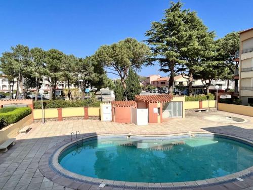 Studio avec Piscines, Proche Plage et Commerces - 4 Couchages, Garage, Lave-Linge, TV - FR-1-225-445