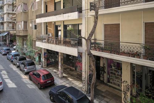 Chic Apt with All Comforts in the Heart of Athens!