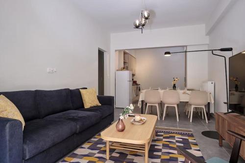 Chic Apt with All Comforts in the Heart of Athens!