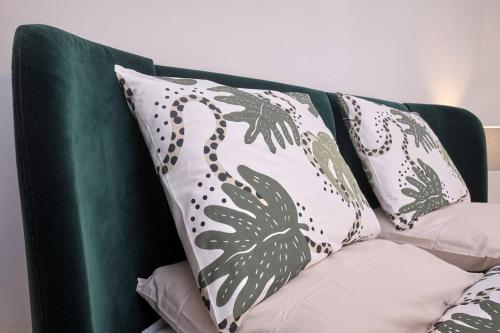 Chic Apt with All Comforts in the Heart of Athens!