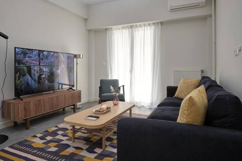 Chic Apt with All Comforts in the Heart of Athens!