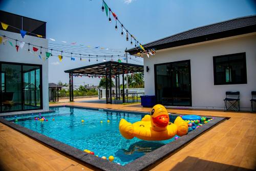Fotografie z fotogalerie ubytování Ken's Pool Villa v destinaci Saraphi