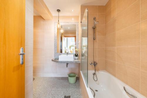 Vonios kambarys apgyvendinimo įstaigoje Apartamento Vale Verde by Madeira Sun Travel